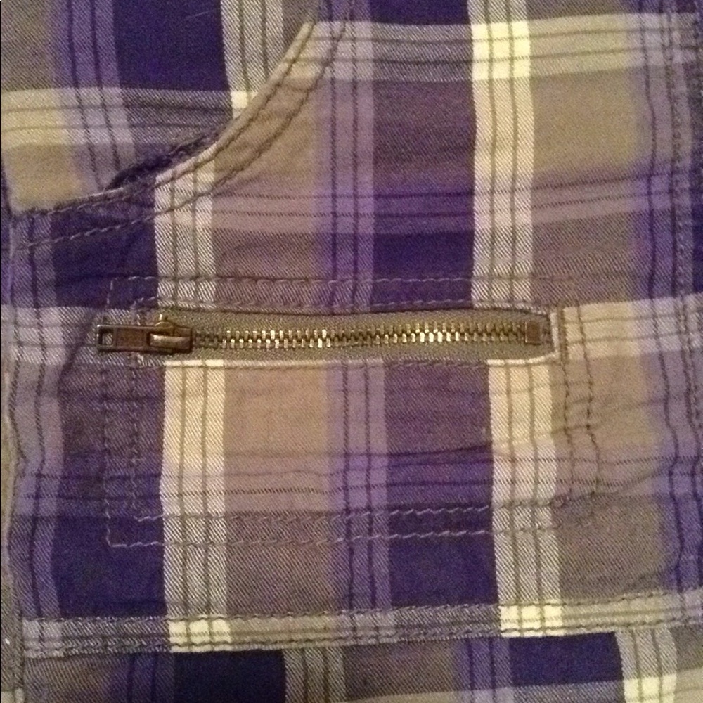 Shorts - Picture 3 of 3